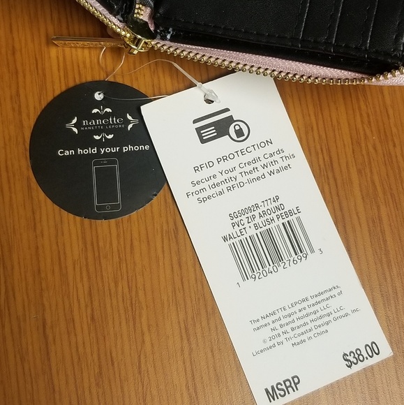 Hand painted "NO CAPES" wallet!! - Picture 7 of 8